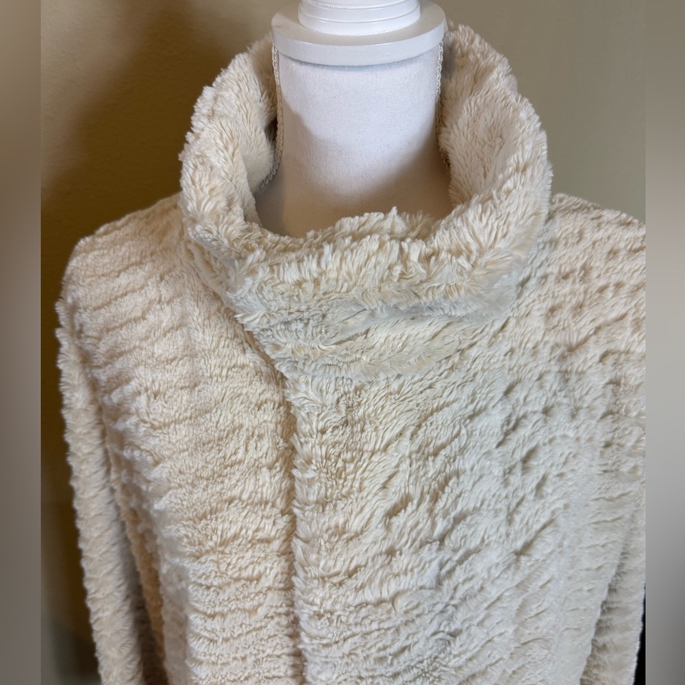 Patagonia women’s size Large Pelange Cozy Cream Textured Jacket - Picture 4 of 9